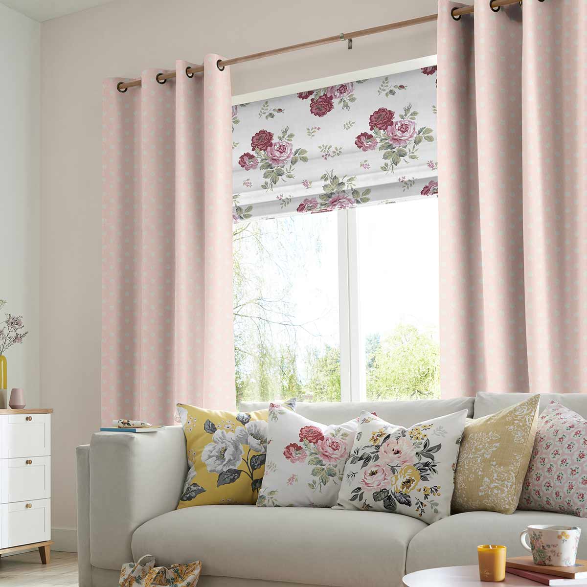 Button Spot Pink Curtain Button Spot Pink Curtain