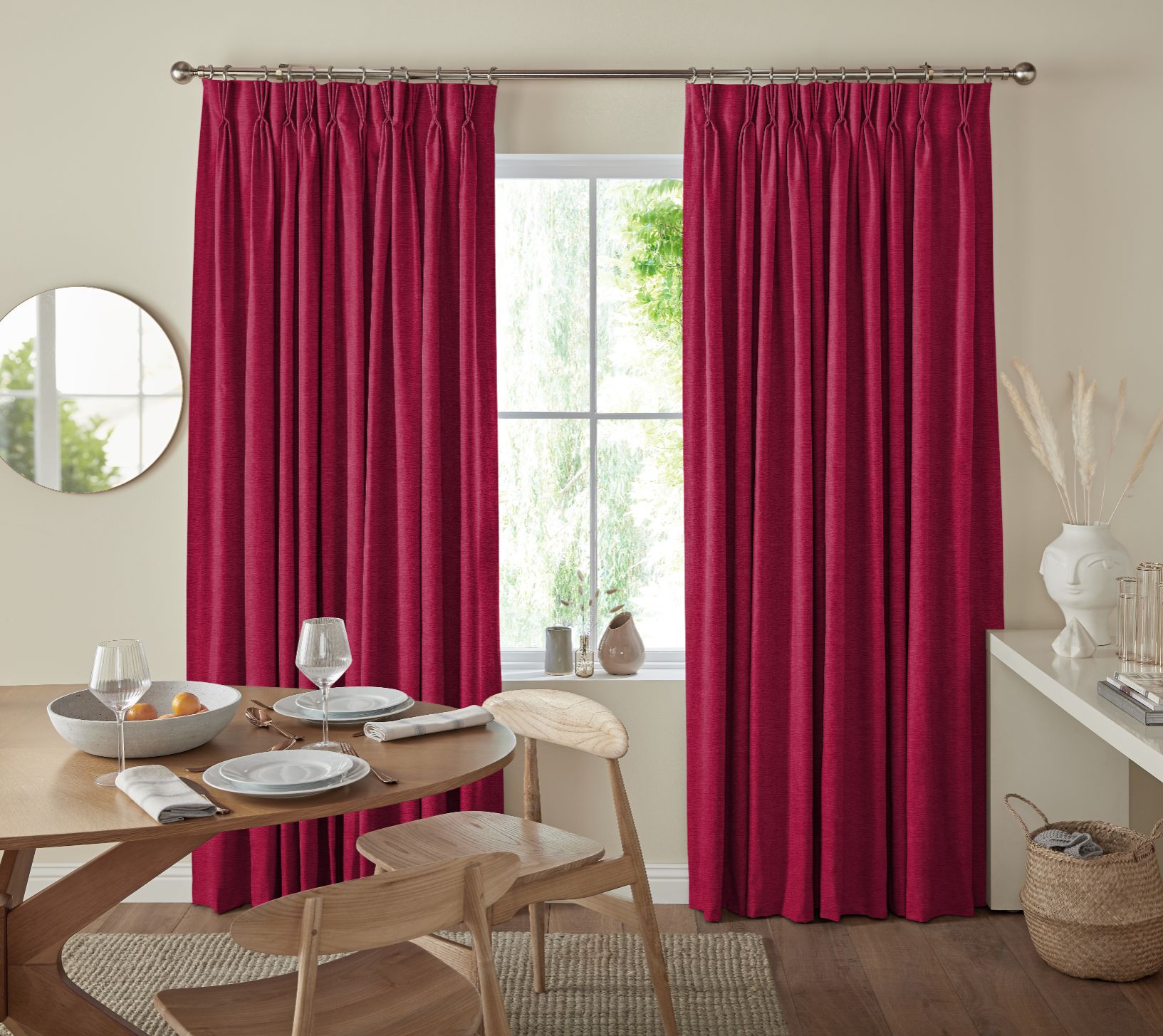 Atlanta Fuchsia Curtain Atlanta Fuchsia Curtain