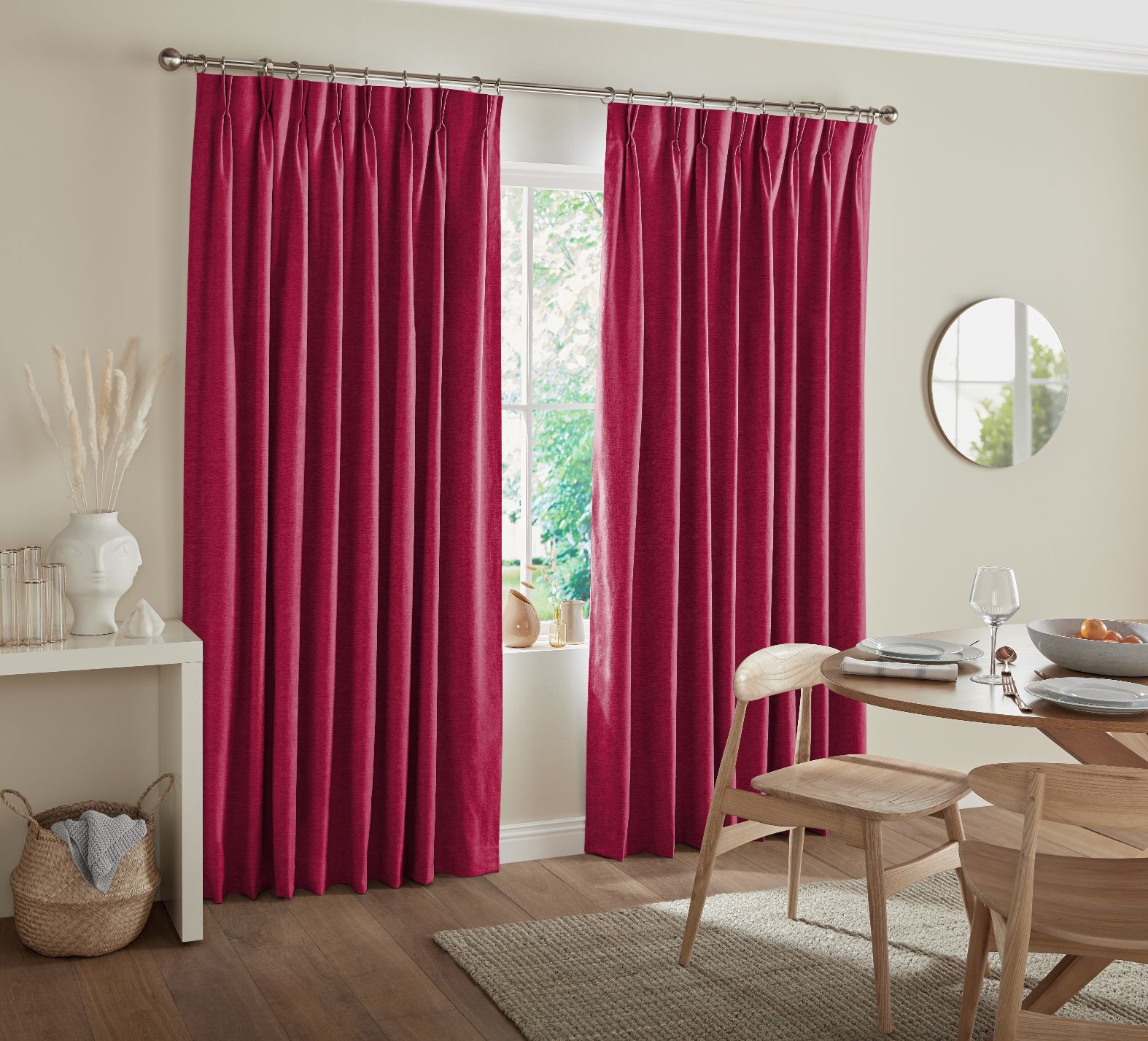 Atlanta Fuchsia Curtain Atlanta Fuchsia Curtain